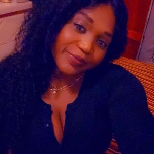 Meet your Posher, Dacha